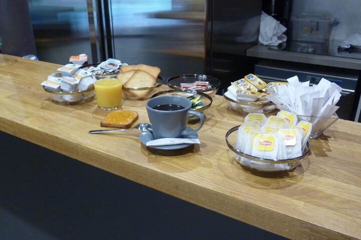 Breakfast/Coffee Service 8 of 14