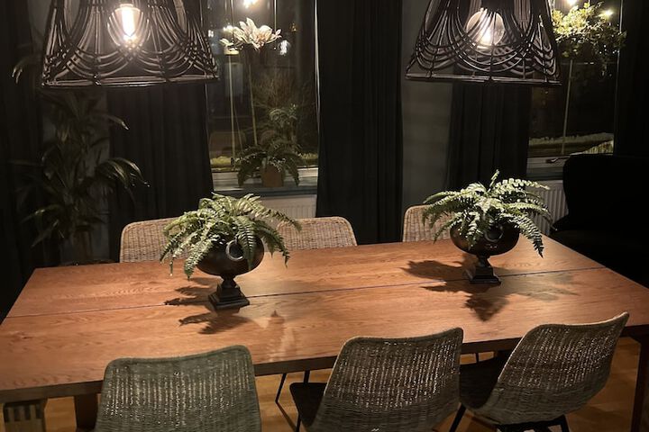 Dining 25 of 40