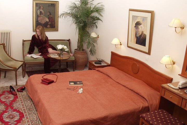 Room 5 of 40