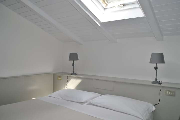 Room 19 of 79