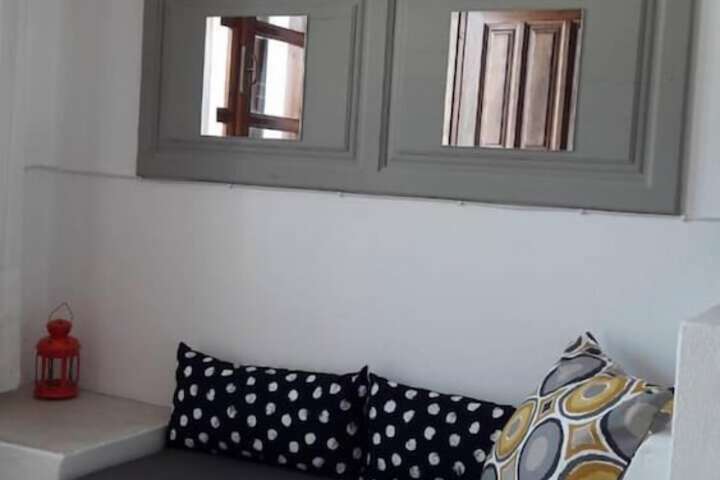 Room 28 of 65