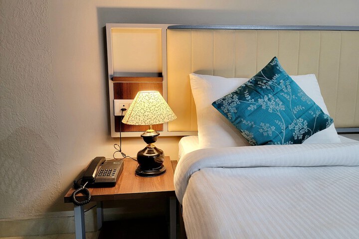 Room 14 of 18