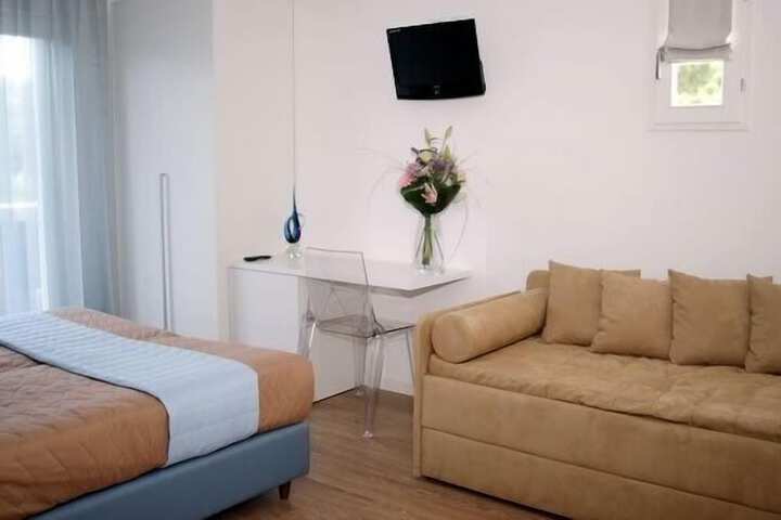 Room 2 of 23