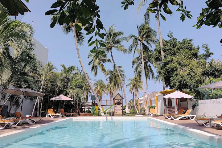 Pools & Facilities