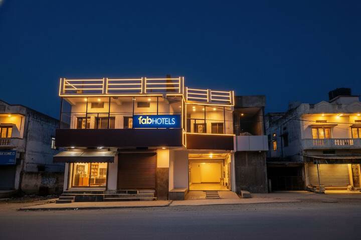 Fabhotel Ramendra Palace