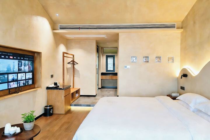 Room 126 of 259