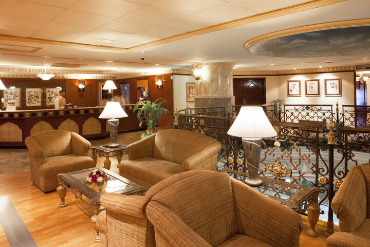 Entrance & Lobby