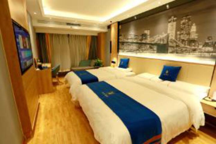 Room 5 of 6