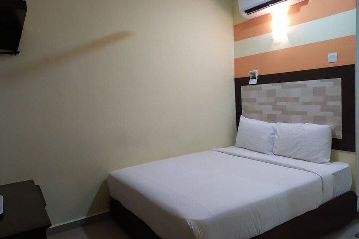 Room 16 of 33