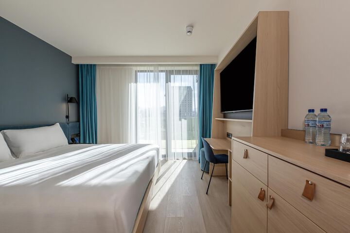 Room 28 of 54