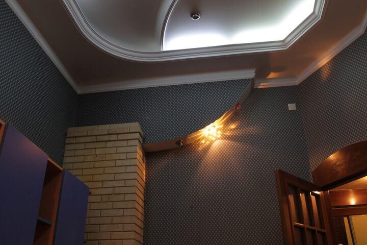 Room 16 of 36