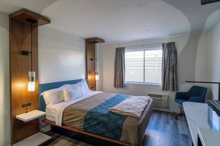 Room 33 of 53