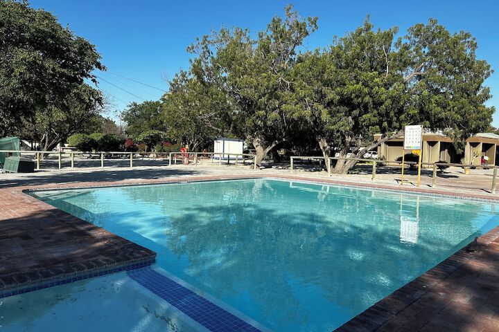Pool 10 of 15