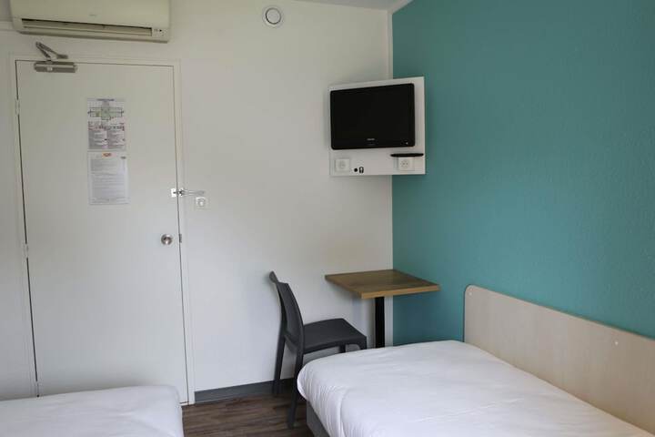 Room 26 of 48