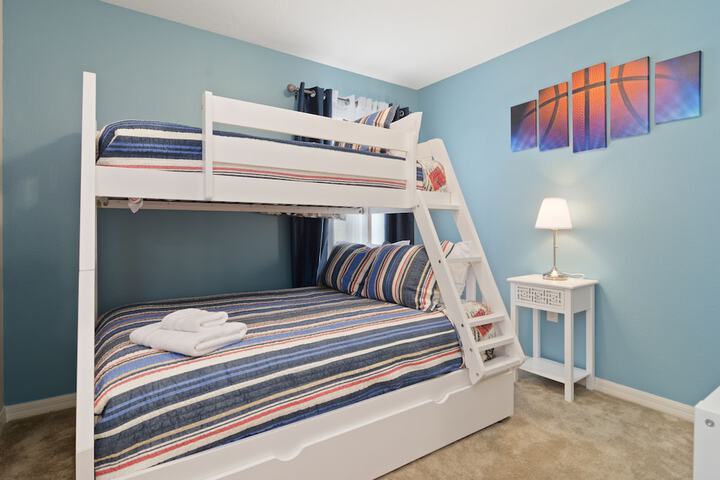 Room 2 of 27