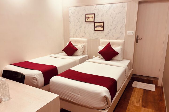 Room 33 of 53
