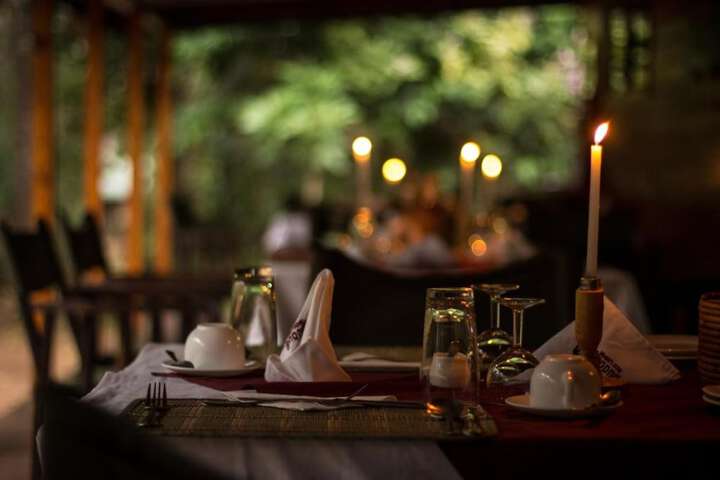 Dining 4 of 6