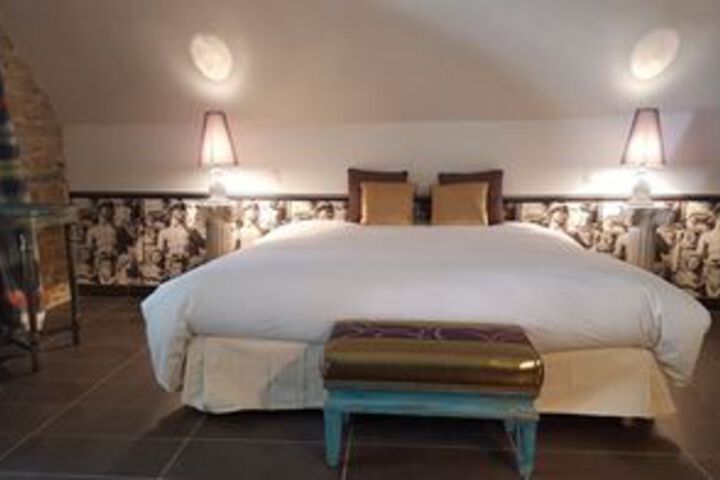 Room 14 of 73