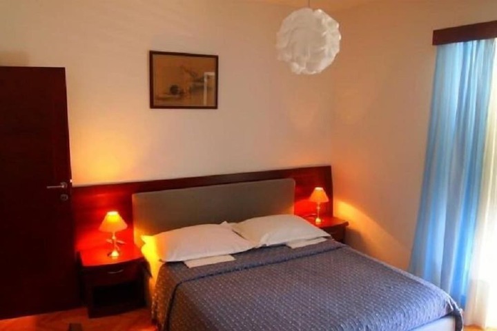 Room 12 of 35