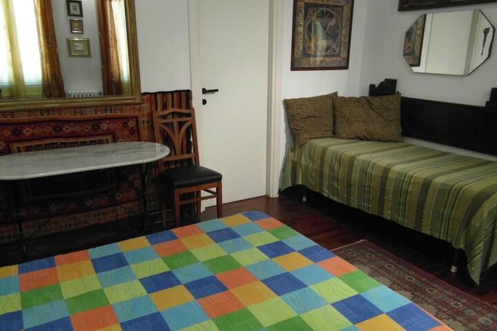 Room 13 of 44