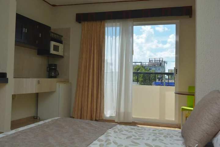 Room 4 of 33