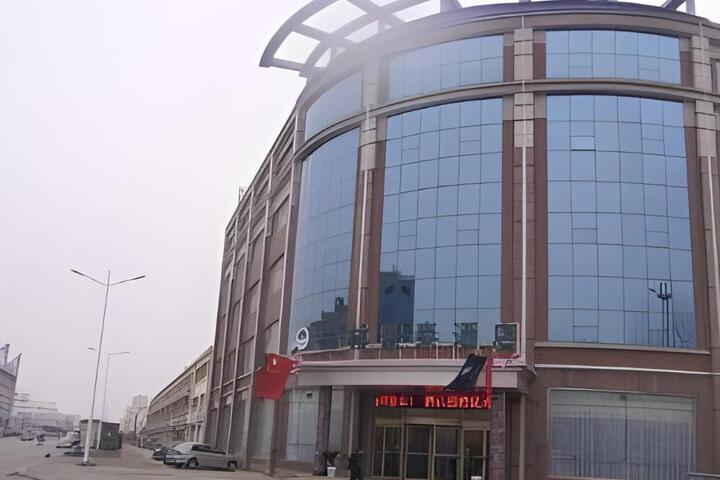 Exterior of GreenTree Inn Heze Railway Station Hotel