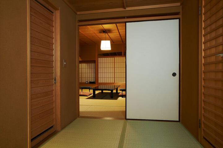 Room 11 of 118