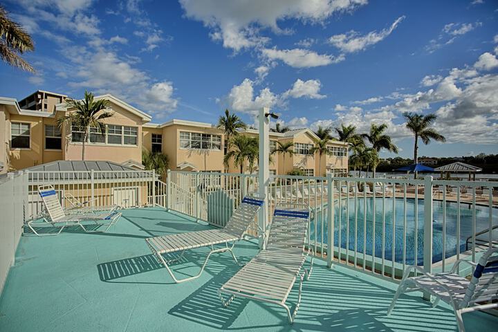 Sundeck 39 of 45