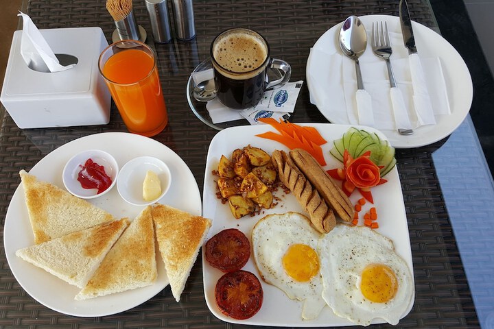 Breakfast/Coffee Service 29 of 33