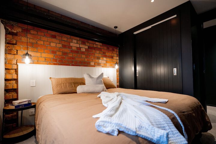 Room 27 of 63