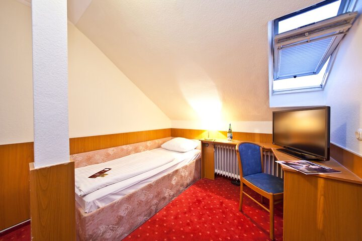 Room 10 of 39