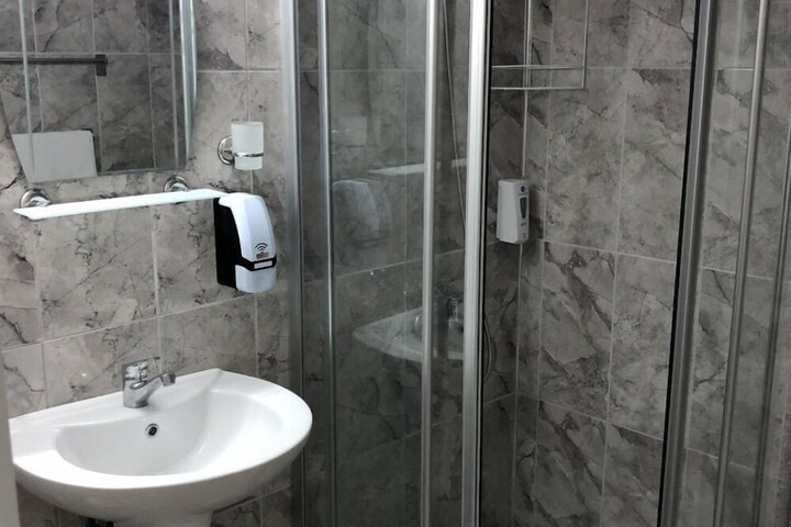 Room 10 of 29