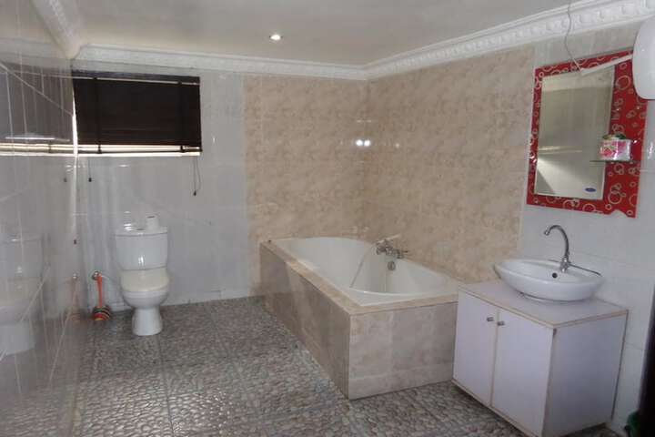 Room 10 of 13