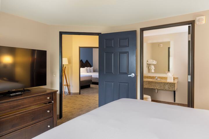 Room 15 of 111