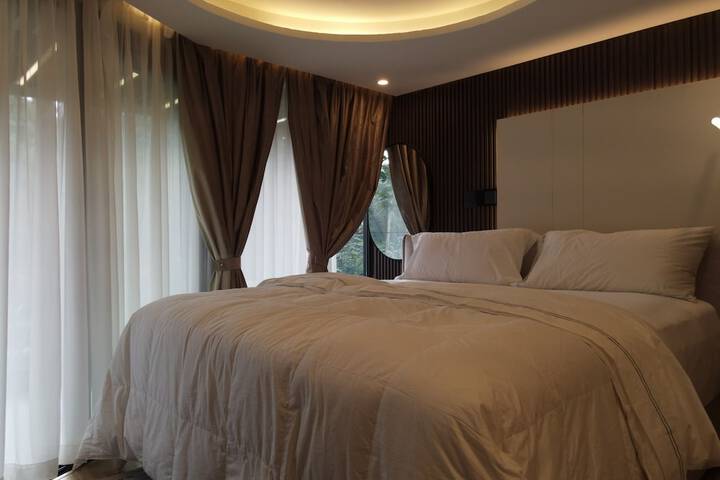 Room 6 of 30