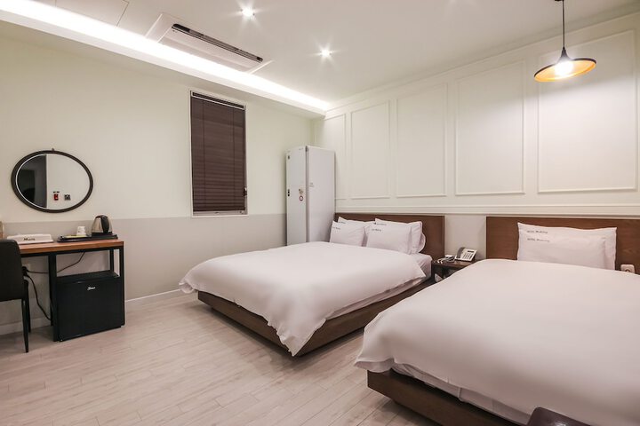 Room 29 of 37
