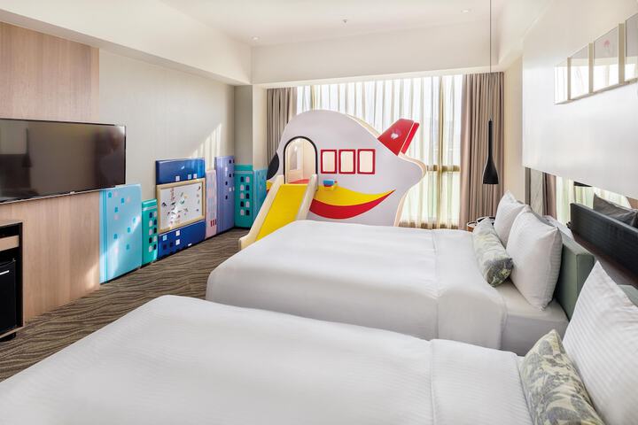 Room 15 of 104