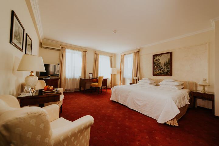 Room 15 of 32