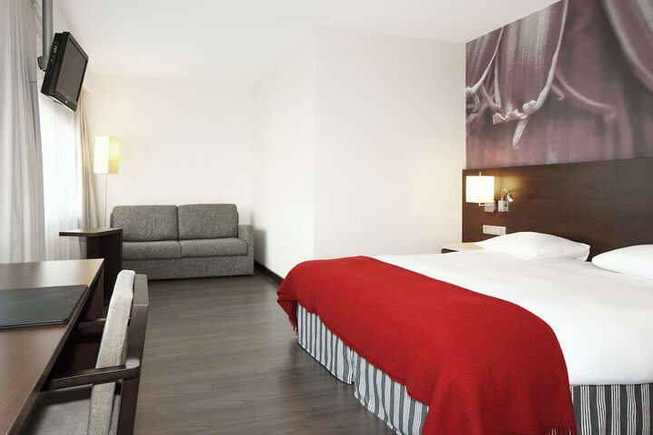 Room 8 of 23