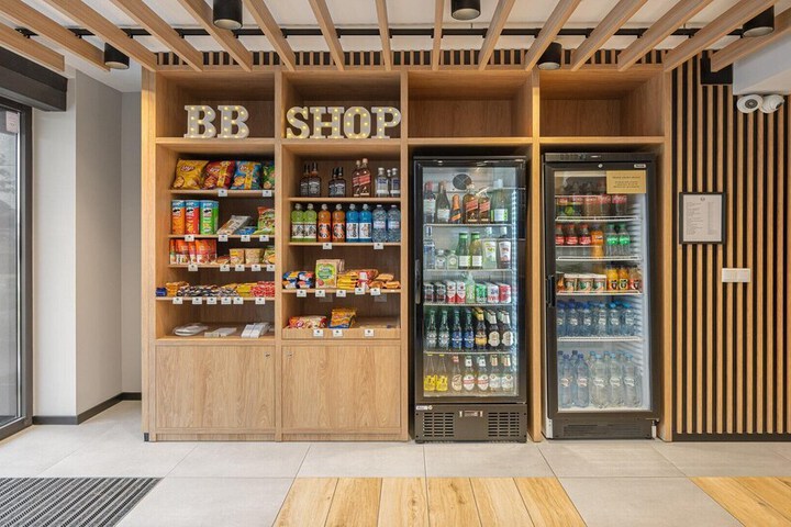Gift Shop 102 of 139