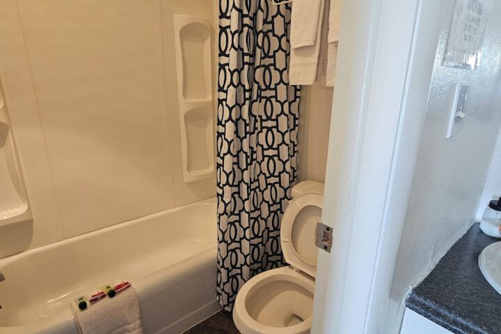 Room 8 of 30