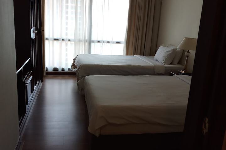 Room 6 of 47