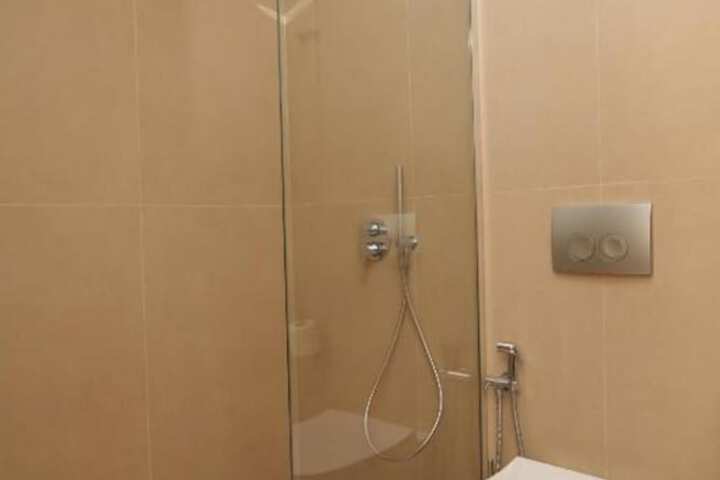 Room 42 of 87