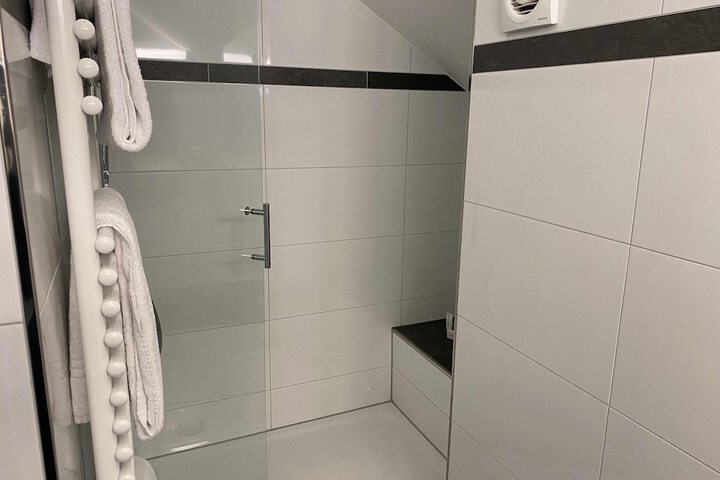 Room 52 of 90
