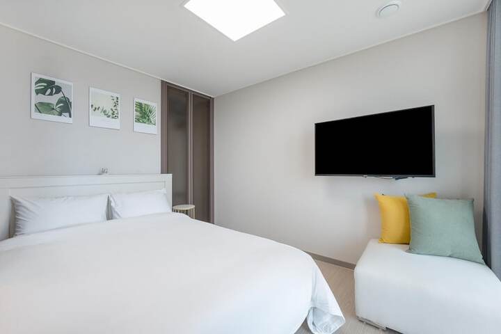 Room 525 of 640