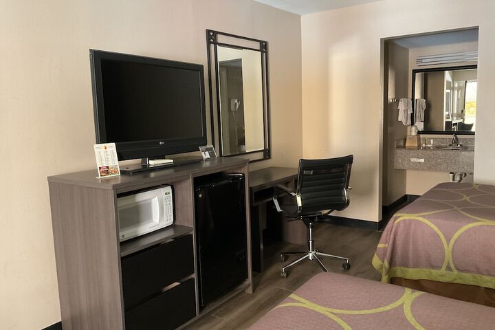 Double Accessible King Size Bed (10 of 25)