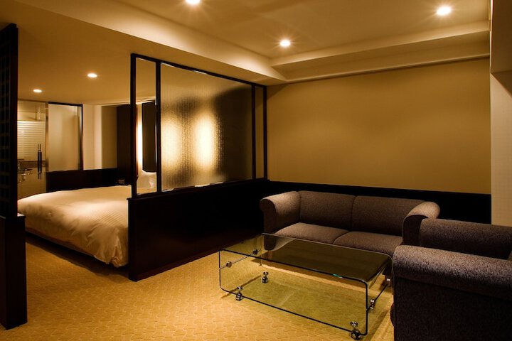 Room 5 of 66