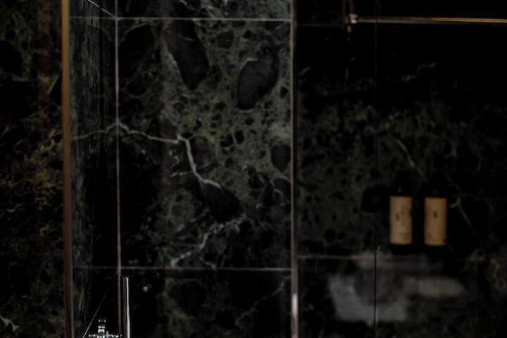 Room 82 of 114