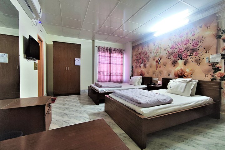 Room 6 of 11