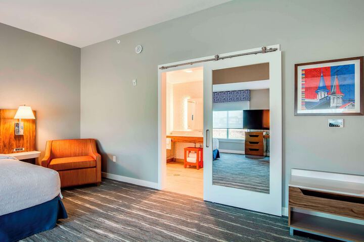 Room 7 of 25